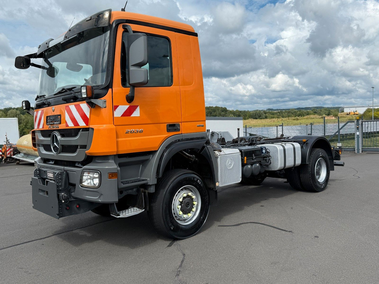 Mercedes-Benz Actros 2036 4x4 Dautelwechselsystem Winterdienst - Châssis cabine: photos 1 Mercedes-Benz Actros 2036 4x4 Dautelwechselsystem Winterdienst - Châssis cabine: photos 1