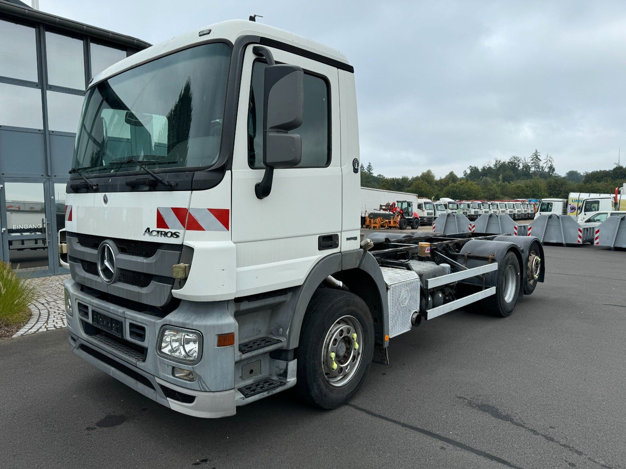 Mercedes-Benz Actros 2532 6x2 MP 3 Fahrgestell Mercedes-Benz Actros 2532 6x2 MP 3 Fahrgestell - Châssis cabine: photos 1 Mercedes-Benz Actros 2532 6x2 MP 3 Fahrgestell Mercedes-Benz Actros 2532 6x2 MP 3 Fahrgestell - Châssis cabine: photos 1