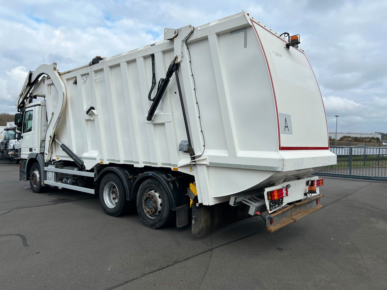 Crédit-bail de Mercedes-Benz Actros 2532 MP 3 Faun Frontlader 533 Waage Mercedes-Benz Actros 2532 MP 3 Faun Frontlader 533 Waage Mercedes-Benz Actros 2532 MP 3 Faun Frontlader 533 Waage Mercedes-Benz Actros 2532 MP 3 Faun Frontlader 533 Waage: photos 8