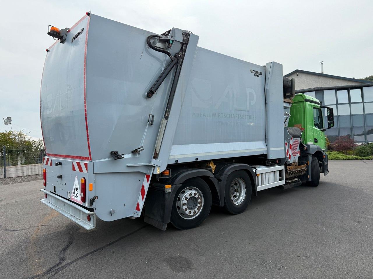 Mercedes-Benz Antos 2533 Seitenlader Zoeller SLF XL - Benne à ordures ménagères: photos 4 Mercedes-Benz Antos 2533 Seitenlader Zoeller SLF XL - Benne à ordures ménagères: photos 4
