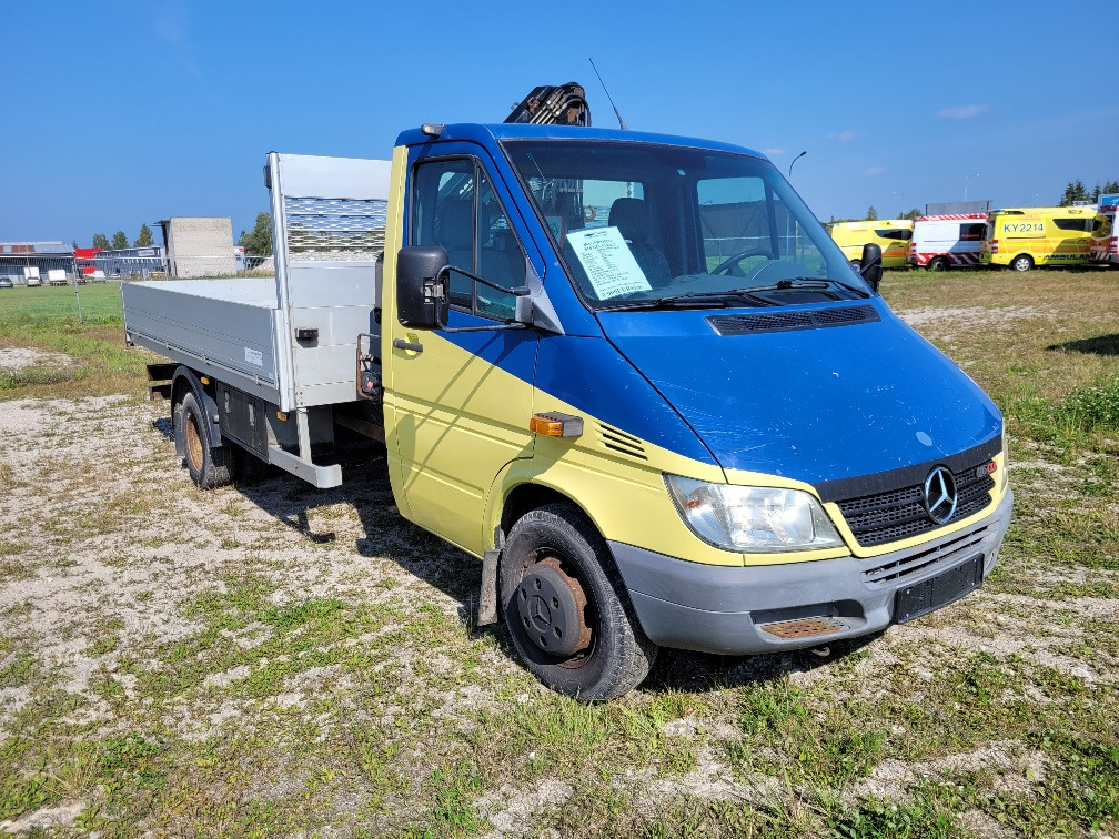 MERCEDES – BENZ SPRINTER 616CDI HIAB 027-2 Crane 10.2004 - Utilitaire plateau: photos 1 MERCEDES – BENZ SPRINTER 616CDI HIAB 027-2 Crane 10.2004 - Utilitaire plateau: photos 1