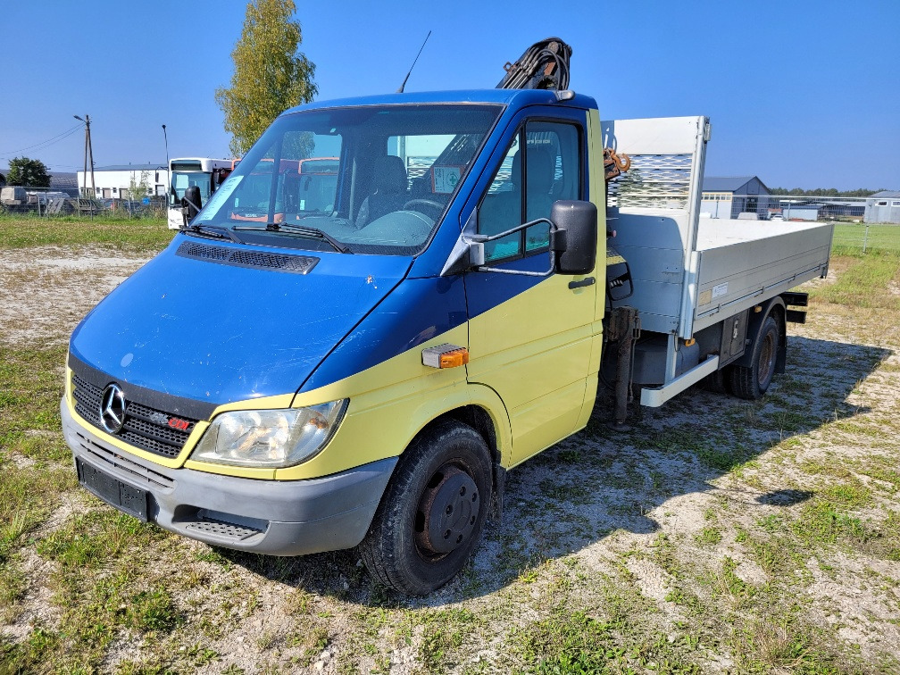 MERCEDES – BENZ SPRINTER 616CDI HIAB 027-2 Crane 10.2004 - Utilitaire plateau: photos 2 MERCEDES – BENZ SPRINTER 616CDI HIAB 027-2 Crane 10.2004 - Utilitaire plateau: photos 2