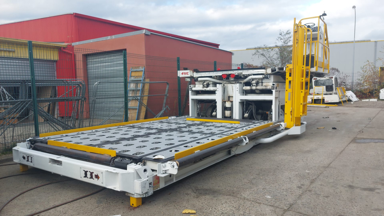 FMC loader Commander 15 Universal Main Deck - Chargeur de fret: photos 3 FMC loader Commander 15 Universal Main Deck - Chargeur de fret: photos 3