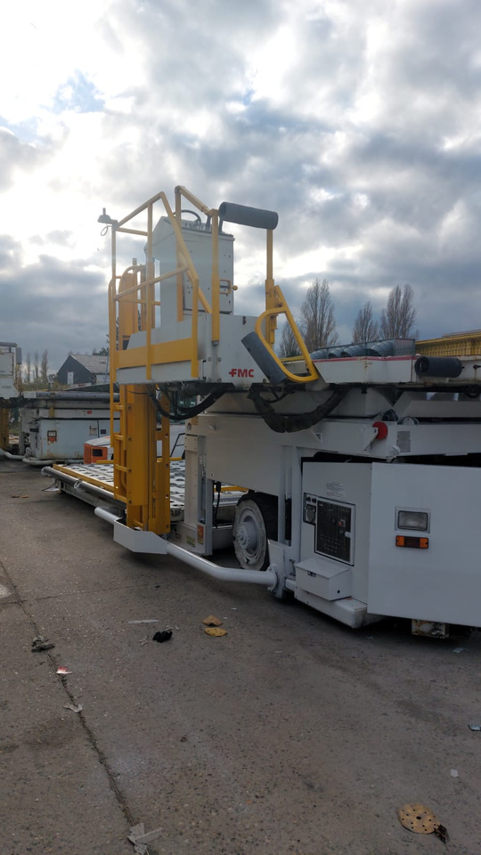 FMC loader Commander 15 Universal Main Deck - Chargeur de fret: photos 5 FMC loader Commander 15 Universal Main Deck - Chargeur de fret: photos 5