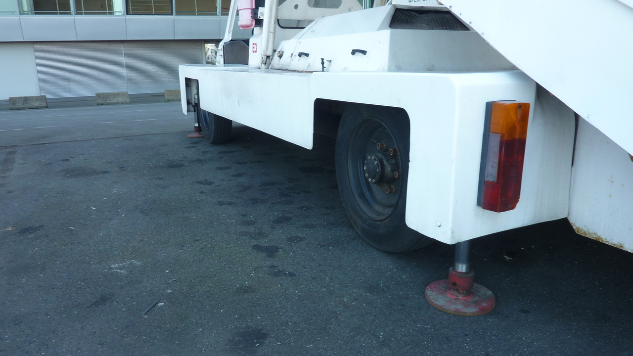 TLD Passenger stairs ABS580 - Escalier d'embarquement: photos 3 TLD Passenger stairs ABS580 - Escalier d'embarquement: photos 3