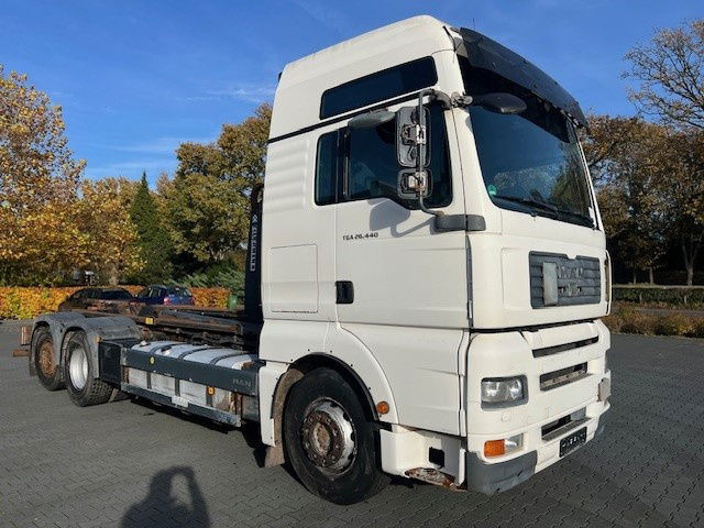 MAN TGA 26.440 .440 6x2 - Camion porte-conteneur/ Caisse mobile: photos 2 MAN TGA 26.440 .440 6x2 - Camion porte-conteneur/ Caisse mobile: photos 2