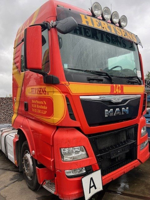 MAN TGX 18.440 .440 - Tracteur routier: photos 2 MAN TGX 18.440 .440 - Tracteur routier: photos 2