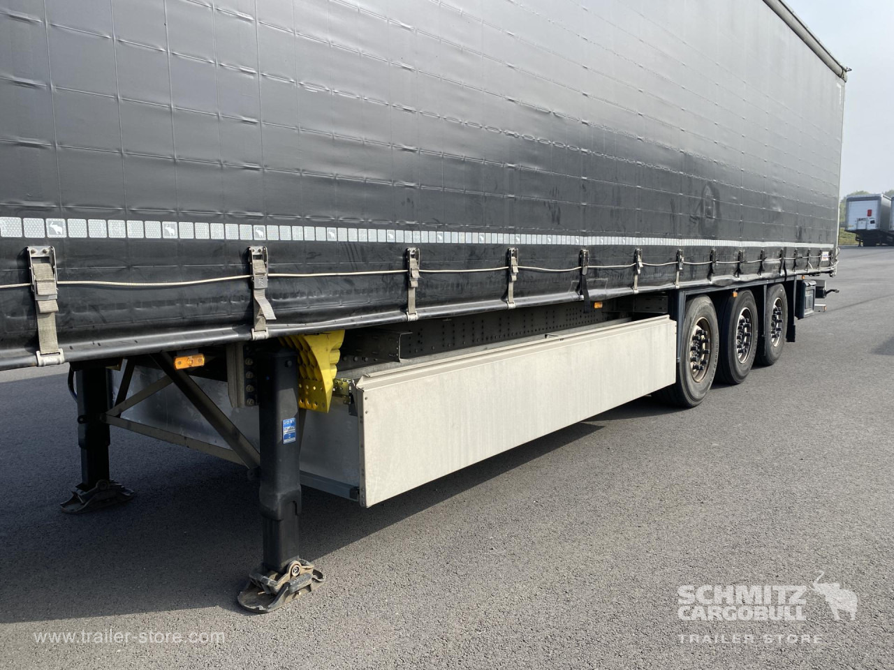 SCHMITZ Curtainsider Standard - Semi-remorque rideaux coulissants: photos 3 SCHMITZ Curtainsider Standard - Semi-remorque rideaux coulissants: photos 3