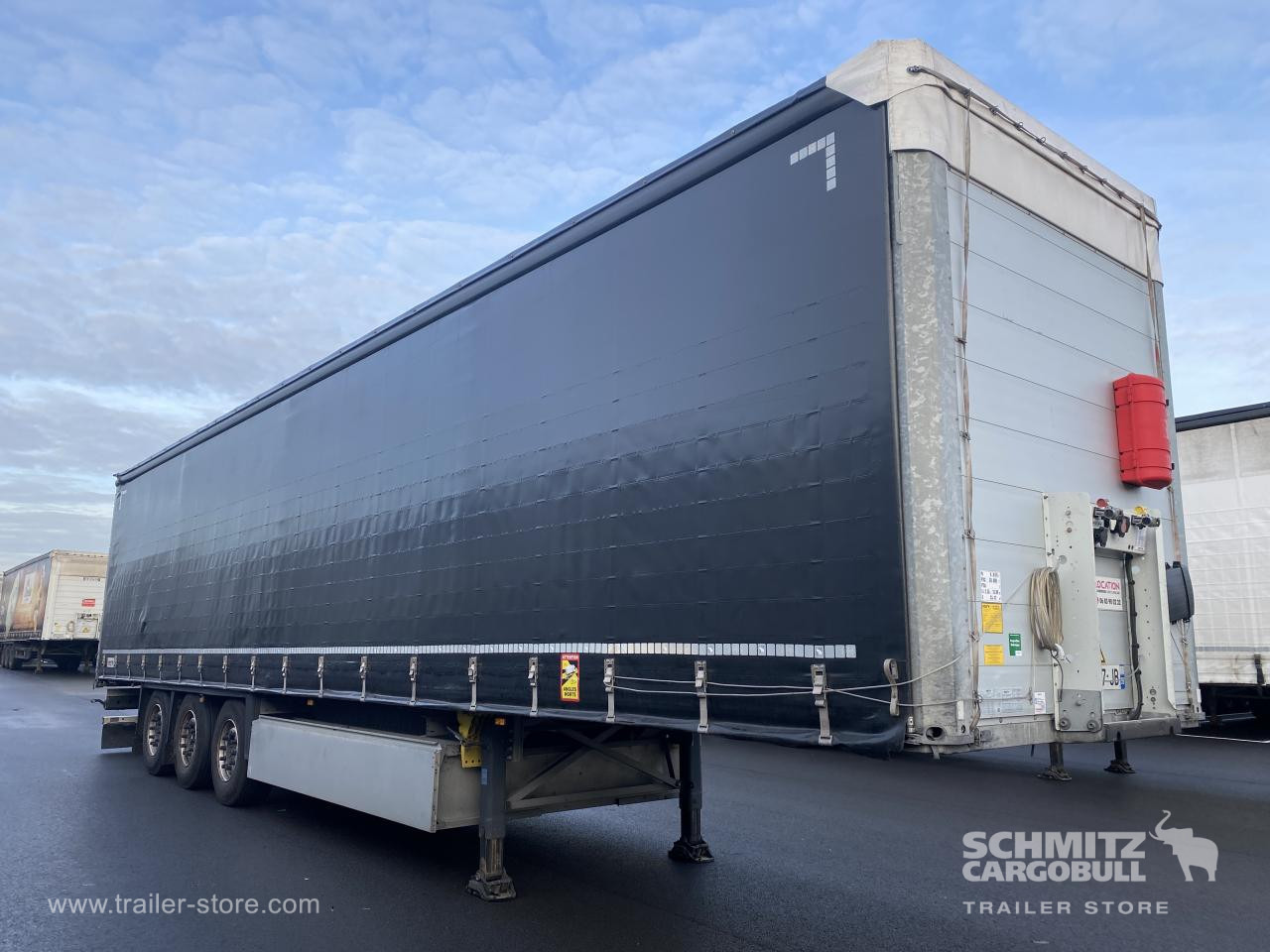 SCHMITZ Curtainsider Standard - Semi-remorque rideaux coulissants: photos 1 SCHMITZ Curtainsider Standard - Semi-remorque rideaux coulissants: photos 1