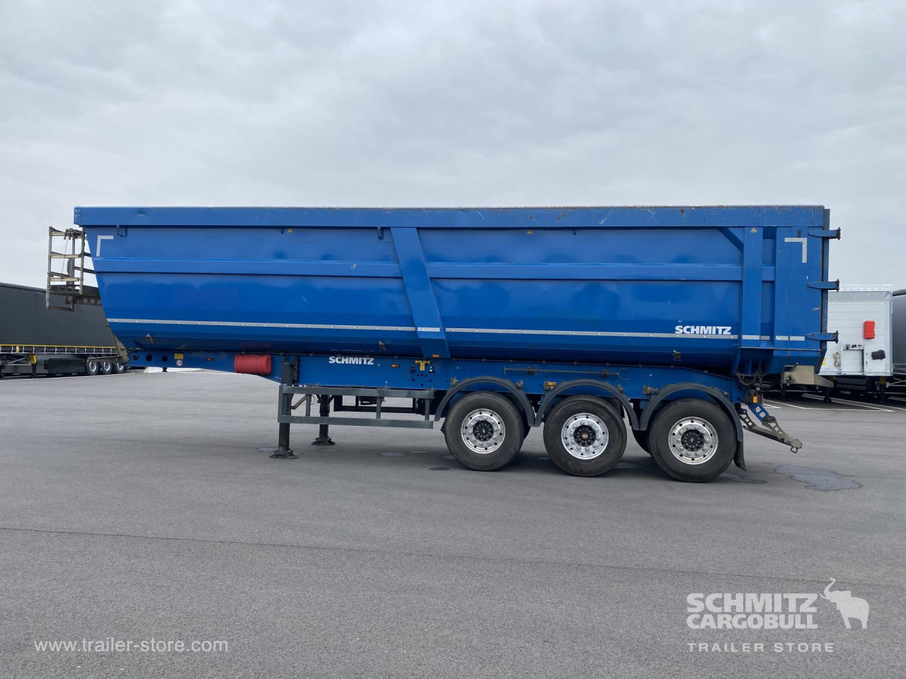 SCHMITZ Tipper Steel half pipe body 46m³ - Semi-remorque benne: photos 4 SCHMITZ Tipper Steel half pipe body 46m³ - Semi-remorque benne: photos 4