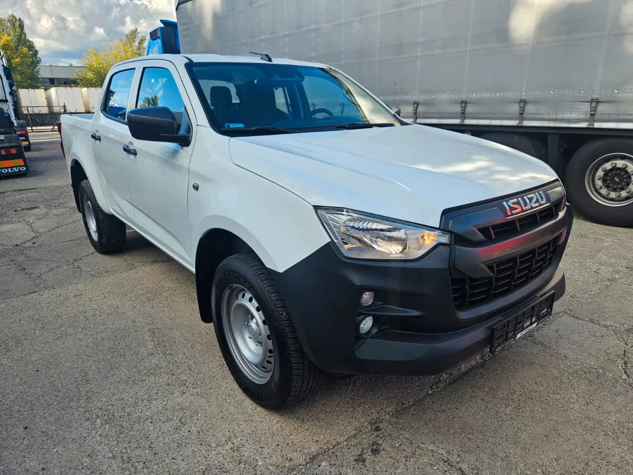 Isuzu D-Max 2H, 4H, 4L - SUV: photos 3 Isuzu D-Max 2H, 4H, 4L - SUV: photos 3