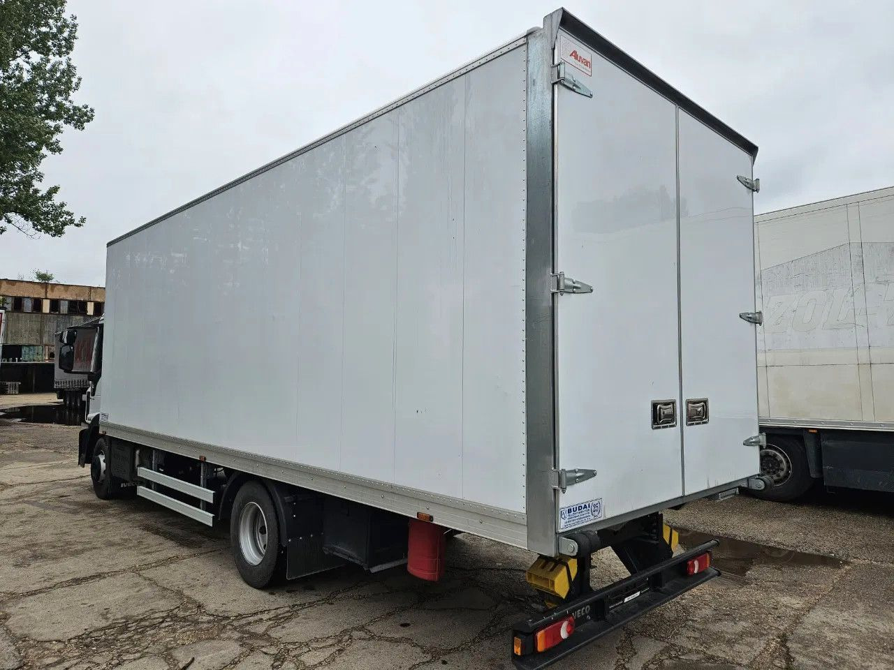 Iveco EuroCargo 120 - 210 BOX 12t Only 7554 km - Camion fourgon: photos 4 Iveco EuroCargo 120 - 210 BOX 12t Only 7554 km - Camion fourgon: photos 4