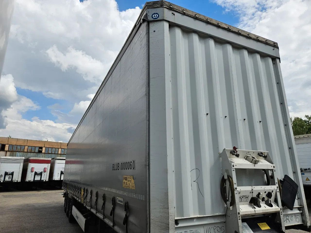 Krone SD XL Code - Semi-remorque rideaux coulissants: photos 2 Krone SD XL Code - Semi-remorque rideaux coulissants: photos 2