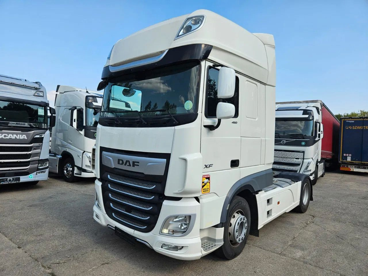 DAF XF 480 SSC-Standard-StandKlima-4 Units-4 new tir - Tracteur routier: photos 1 DAF XF 480 SSC-Standard-StandKlima-4 Units-4 new tir - Tracteur routier: photos 1