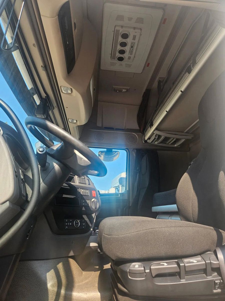 DAF XF 480 SSC-Standard-StandKlima-6 Units - Tracteur routier: photos 5 DAF XF 480 SSC-Standard-StandKlima-6 Units - Tracteur routier: photos 5