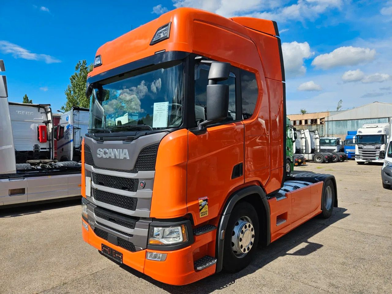 Scania R450 PTO, Standklima, Navi, New Smart2 tachograp - Tracteur routier: photos 1 Scania R450 PTO, Standklima, Navi, New Smart2 tachograp - Tracteur routier: photos 1