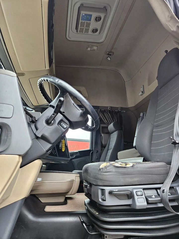 Scania R490 TopLine, Full Spoiler, New G2V2 Tachograph - Tracteur routier: photos 5 Scania R490 TopLine, Full Spoiler, New G2V2 Tachograph - Tracteur routier: photos 5