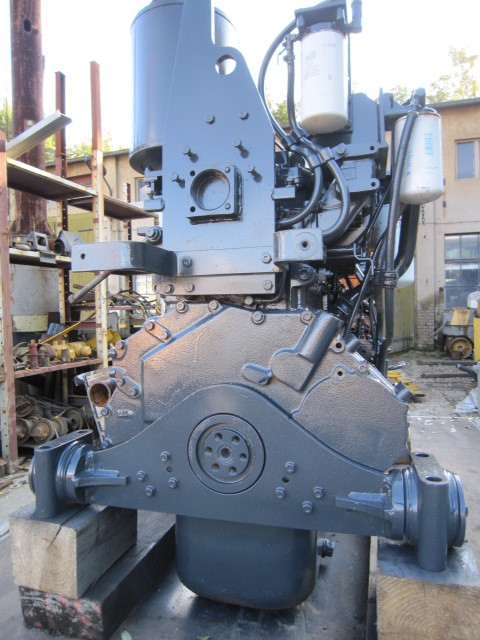 Komatsu Motor Typ S6D 125 E-2 für D65PX/ EX - Moteur pour Bulldozer: photos 5 Komatsu Motor Typ S6D 125 E-2 für D65PX/ EX - Moteur pour Bulldozer: photos 5