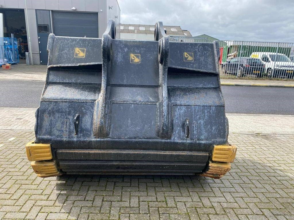 Hitachi ZX 870 - Godet pour Engins de chantier: photos 3 Hitachi ZX 870 - Godet pour Engins de chantier: photos 3