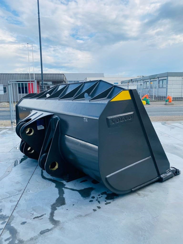 Volvo L 350 H - Godet pour Engins de chantier: photos 2 Volvo L 350 H - Godet pour Engins de chantier: photos 2