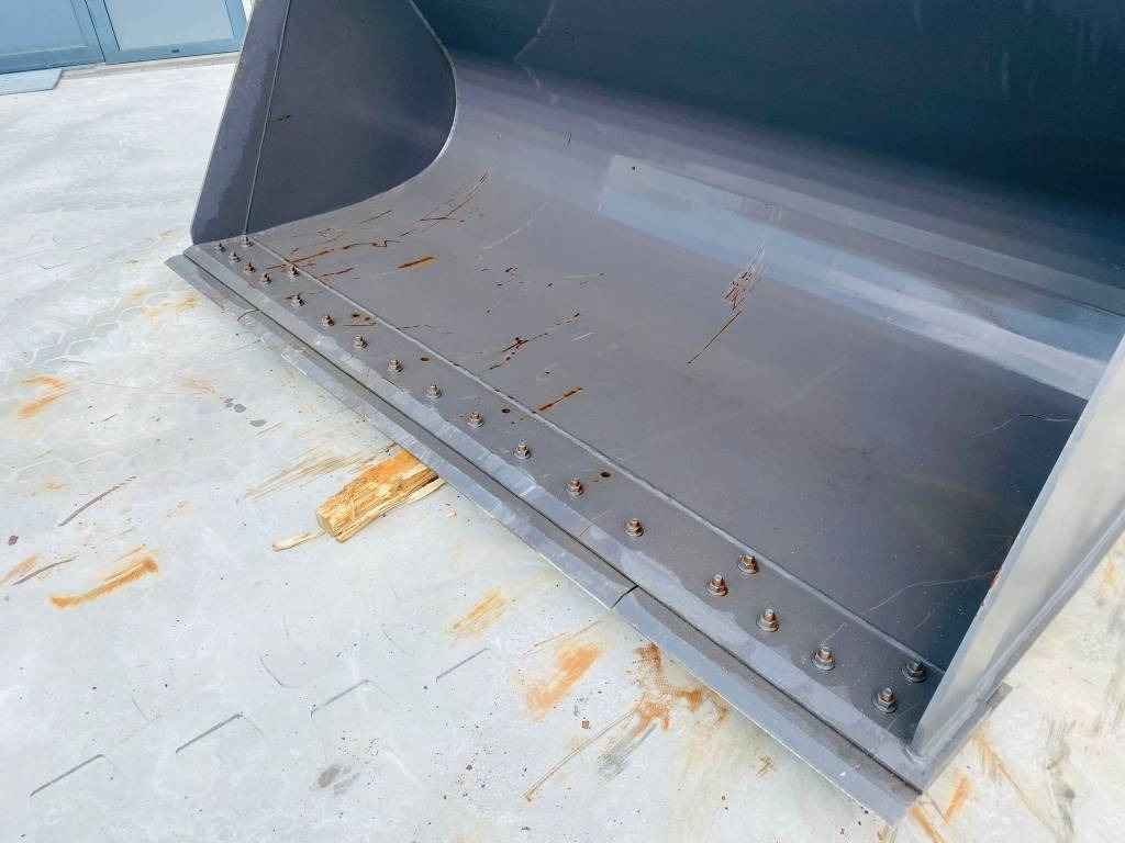 Volvo L 60 - Godet pour Engins de chantier: photos 4 Volvo L 60 - Godet pour Engins de chantier: photos 4