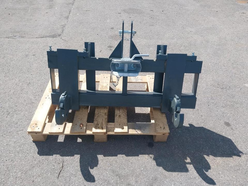 Adapter Giant Hoflader auf 3 Punkt Kat II Palettengabel Radlader - Fourches pour Chargeuse sur pneus: photos 4 Adapter Giant Hoflader auf 3 Punkt Kat II Palettengabel Radlader - Fourches pour Chargeuse sur pneus: photos 4