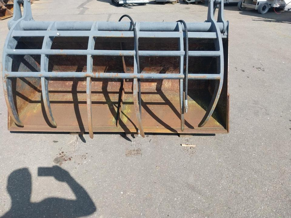 Greifschaufel Stoll 2m Euro Hoflader Schlepper Schaufel - Godet pour chargeur: photos 1 Greifschaufel Stoll 2m Euro Hoflader Schlepper Schaufel - Godet pour chargeur: photos 1