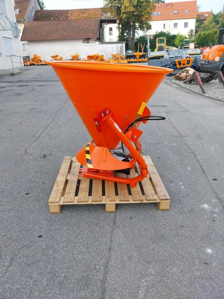 Salzstreuer 200l-500l Sand Splitt Schlepper Traktor Winterdienst - Epandeur de sable: photos 1 Salzstreuer 200l-500l Sand Splitt Schlepper Traktor Winterdienst - Epandeur de sable: photos 1