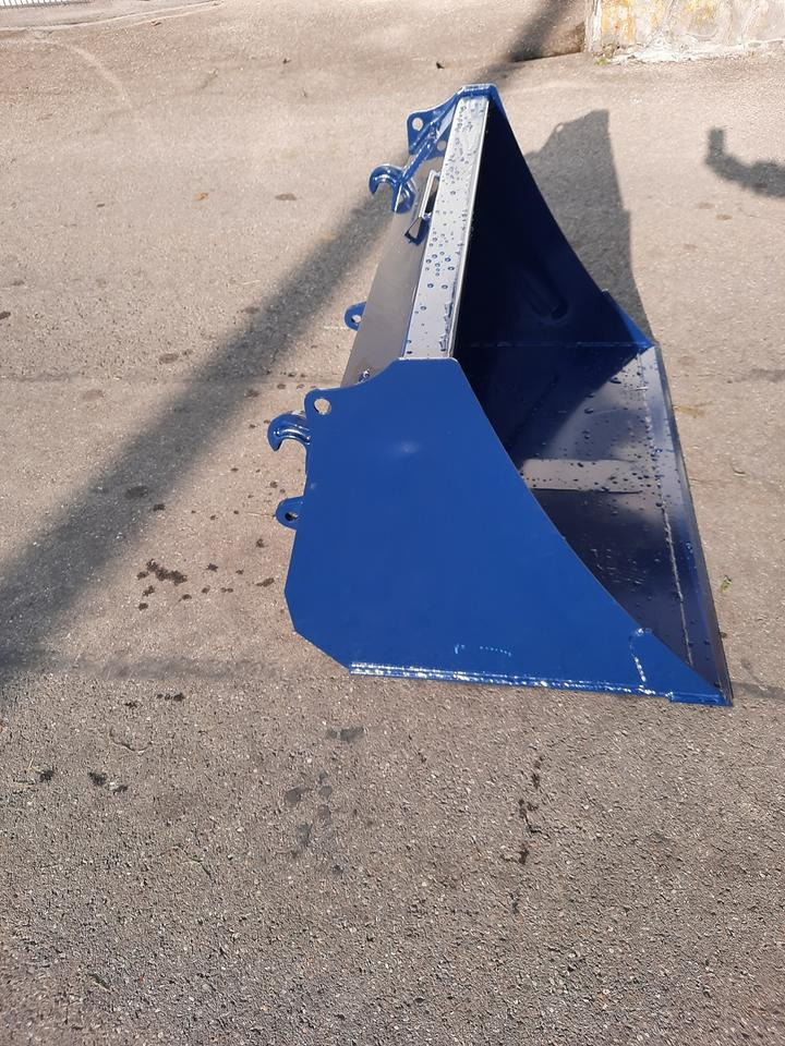 Schaufel 1,2m Euro Schlepper Frontladerschaufel Universalschaufel - Godet pour chargeur: photos 2 Schaufel 1,2m Euro Schlepper Frontladerschaufel Universalschaufel - Godet pour chargeur: photos 2