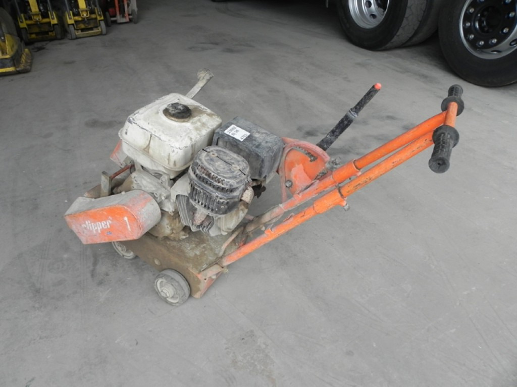SAINT GOBAIN Norton Clipper C 85 Kleinteile - Engins de chantier: photos 2 SAINT GOBAIN Norton Clipper C 85 Kleinteile - Engins de chantier: photos 2
