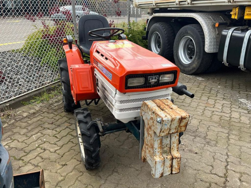 Kubota Trecker 1400 Diverse mit Zapfwelle am Heck und H - Tracteur agricole: photos 2 Kubota Trecker 1400 Diverse mit Zapfwelle am Heck und H - Tracteur agricole: photos 2
