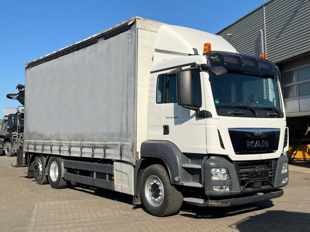 MAN TG-S 26.400 6x2-2 BL Pritsche Heckkran 5xhydr.Au - Camion grue: photos 2 MAN TG-S 26.400 6x2-2 BL Pritsche Heckkran 5xhydr.Au - Camion grue: photos 2
