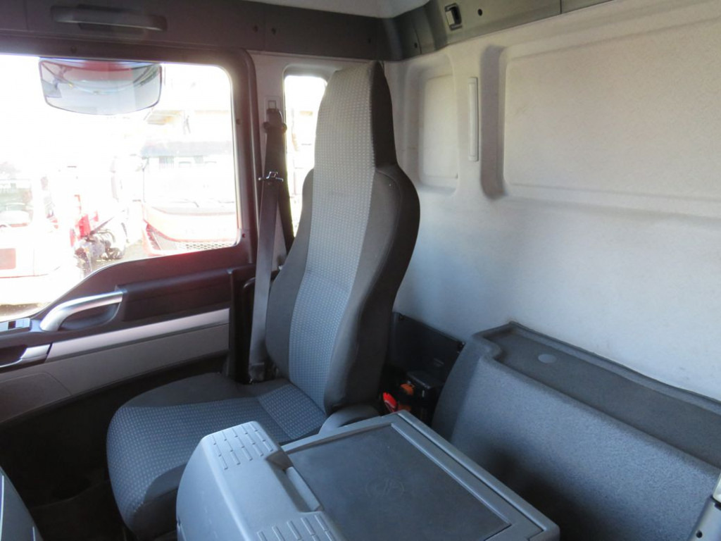 MAN TG-S 26.400 6x2-2 BL Pritsche Heckkran Atlas 165.2 - Camion plateau, Camion grue: photos 2 MAN TG-S 26.400 6x2-2 BL Pritsche Heckkran Atlas 165.2 - Camion plateau, Camion grue: photos 2