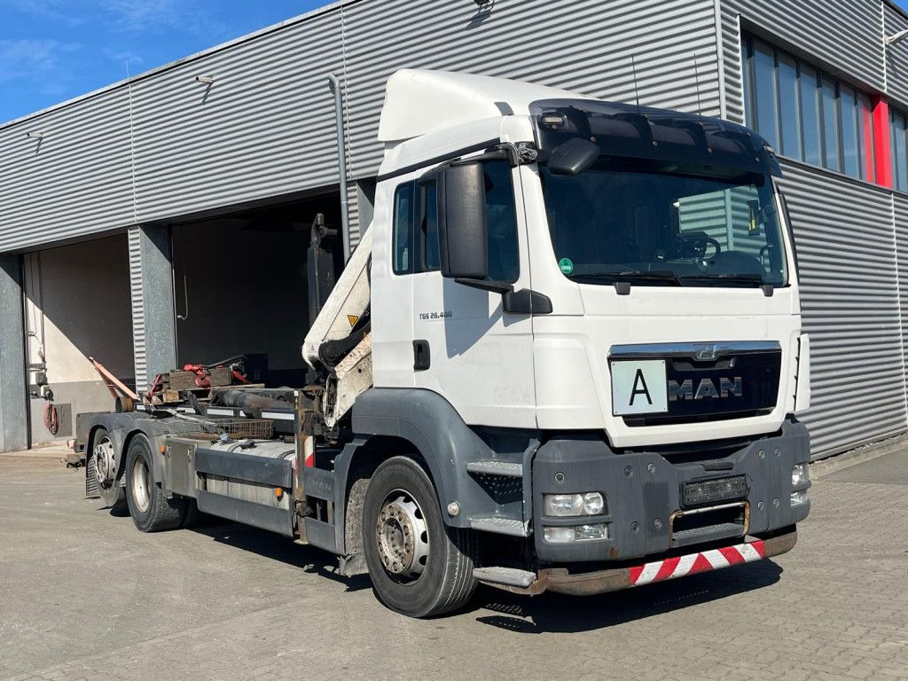 MAN TG-S 26.400 6x2 BL Abrollkipper mit Kran Funk Gr - Camion ampliroll, Camion grue: photos 2 MAN TG-S 26.400 6x2 BL Abrollkipper mit Kran Funk Gr - Camion ampliroll, Camion grue: photos 2