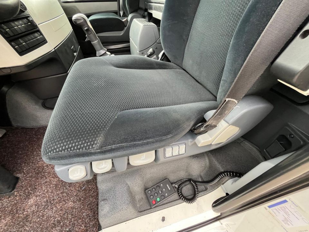 MAN TG-X 26.440 6x4 Pritsche Heckkran Hiab XS 166 - Camion plateau, Camion grue: photos 2 MAN TG-X 26.440 6x4 Pritsche Heckkran Hiab XS 166 - Camion plateau, Camion grue: photos 2