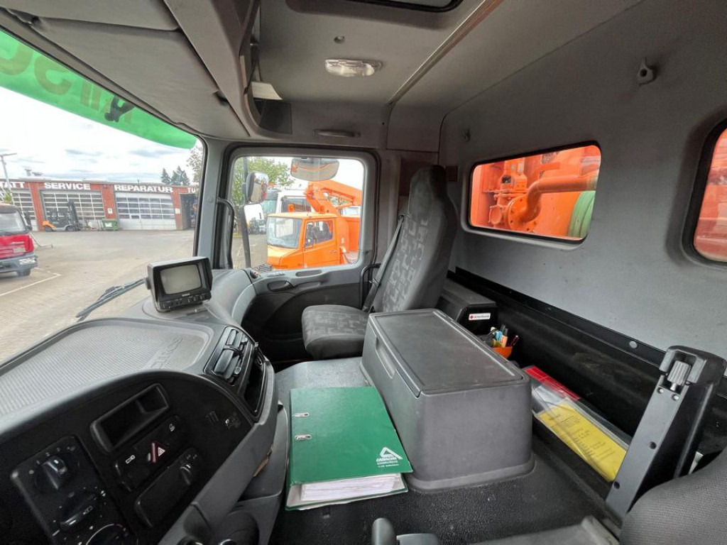 MERCEDES-BENZ Actros 2644 L 6x4 Saug + Spülwagen Kombi Saug+Spül super Zustand - Camion hydrocureur: photos 2 MERCEDES-BENZ Actros 2644 L 6x4 Saug + Spülwagen Kombi Saug+Spül super Zustand - Camion hydrocureur: photos 2