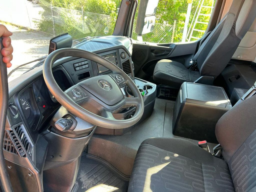 Crédit-bail de Mercedes-Benz Arocs 2636 6x6 HAD 3-Achs Allradkipper Meiller Mercedes-Benz Arocs 2636 6x6 HAD 3-Achs Allradkipper Meiller Mercedes-Benz Arocs 2636 6x6 HAD 3-Achs Allradkipper Meiller Mercedes-Benz Arocs 2636 6x6 HAD 3-Achs Allradkipper Meiller: photos 6