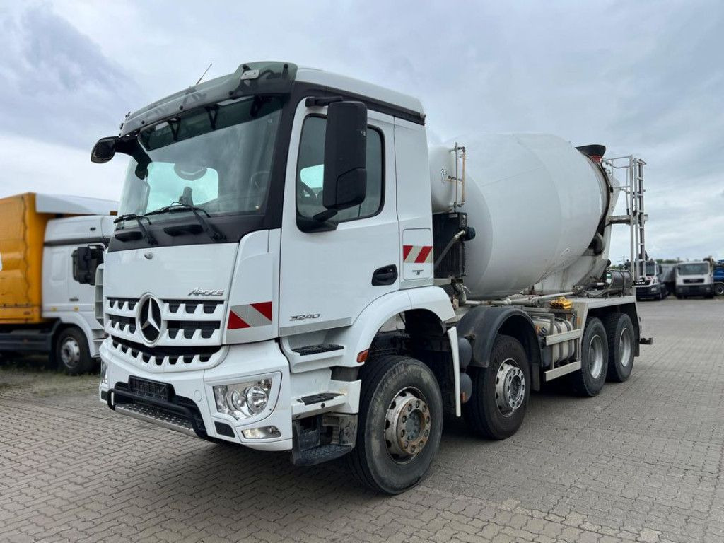 Mercedes-Benz Arocs 3240 B 8x4 Betonmischer Deutsch Top AP Ach - Camion malaxeur: photos 1 Mercedes-Benz Arocs 3240 B 8x4 Betonmischer Deutsch Top AP Ach - Camion malaxeur: photos 1