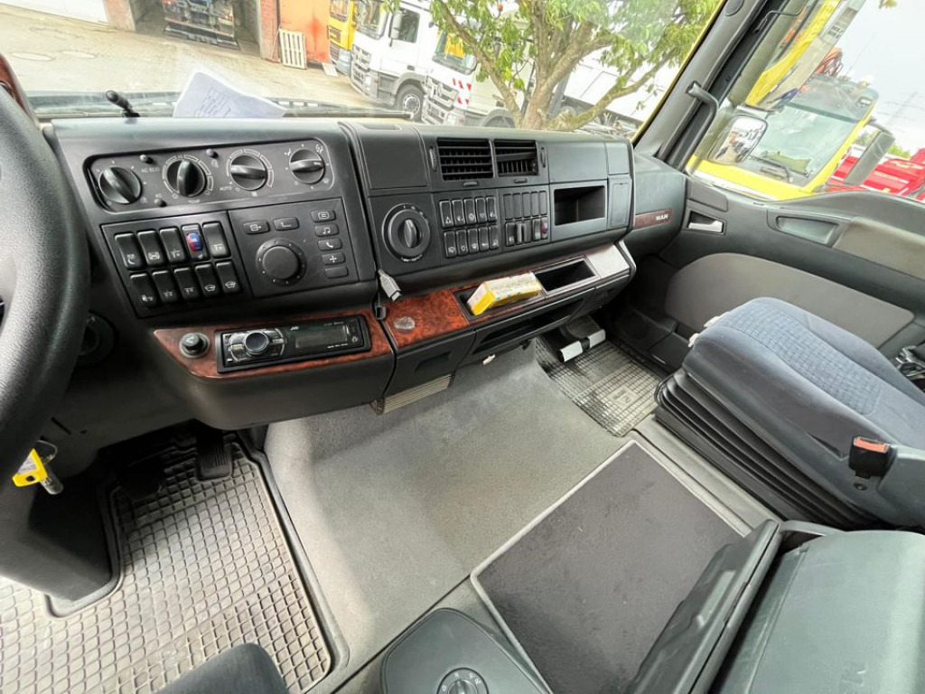 MAN TG-A 41.660 8x4 4 BBS SZM Schwerlast 250 to WSK - Tracteur routier: photos 2 MAN TG-A 41.660 8x4 4 BBS SZM Schwerlast 250 to WSK - Tracteur routier: photos 2