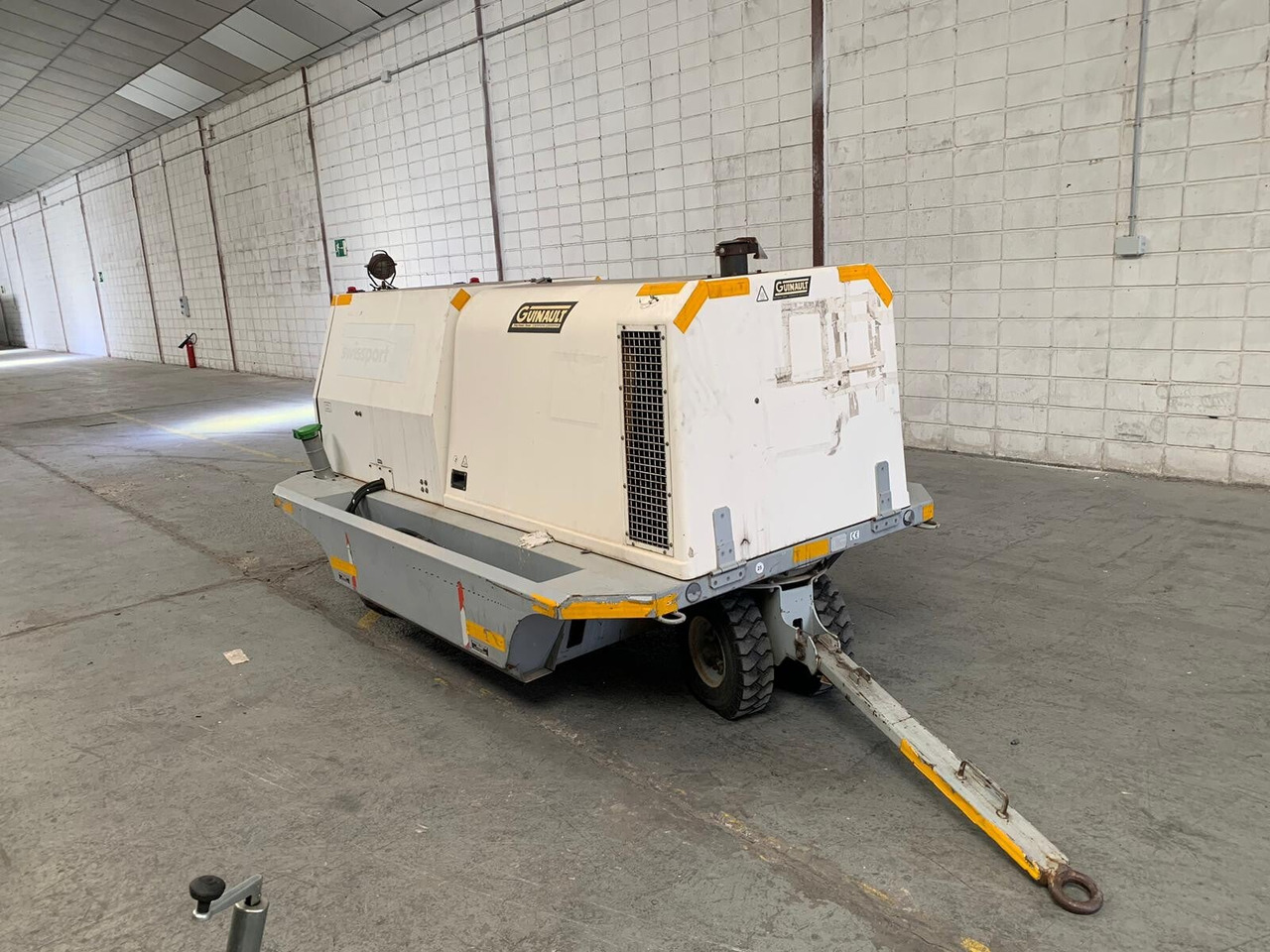 GPU Guinault GA120 - Groupe électrogène au sol: photos 1 GPU Guinault GA120 - Groupe électrogène au sol: photos 1