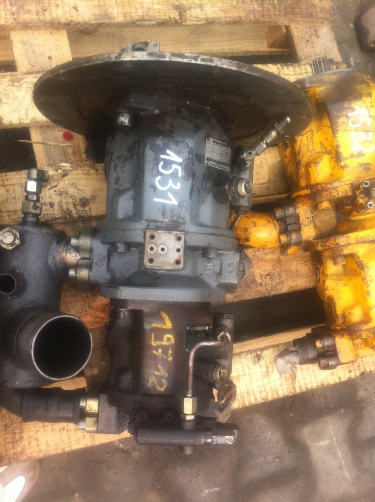 BRUENINGHAUS HYDRAULIK A10VO71FHD/31R-PSC12K02-S0184 940147 + A10VO28DFLR/31R-S0160 PSC12N00 00940142 - Pompe hydraulique pour Engins de chantier: photos 1 BRUENINGHAUS HYDRAULIK A10VO71FHD/31R-PSC12K02-S0184 940147 + A10VO28DFLR/31R-S0160 PSC12N00 00940142 - Pompe hydraulique pour Engins de chantier: photos 1