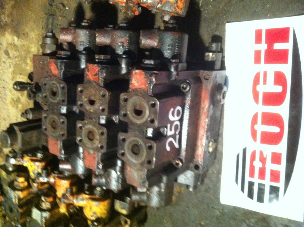 LINDE 668A0516487641 668A05 6688 + 668A05 5658 - 3 SEKCYJNY - Valve hydraulique pour Engins de chantier: photos 1 LINDE 668A0516487641 668A05 6688 + 668A05 5658 - 3 SEKCYJNY - Valve hydraulique pour Engins de chantier: photos 1