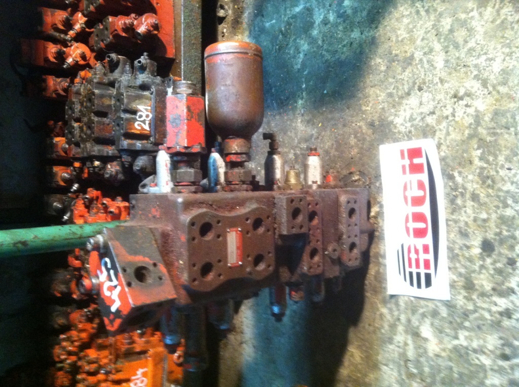 POCLAIN HYDRAULIC Z24436.11A 147 - 4 SEKCYJNY - Valve hydraulique pour Engins de chantier: photos 1 POCLAIN HYDRAULIC Z24436.11A 147 - 4 SEKCYJNY - Valve hydraulique pour Engins de chantier: photos 1