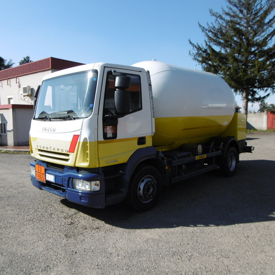 IVECO 150.24 - Camion citerne: photos 5 IVECO 150.24 - Camion citerne: photos 5