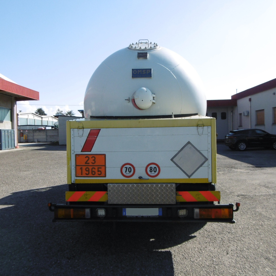 IVECO 150.24 - Camion citerne: photos 2 IVECO 150.24 - Camion citerne: photos 2