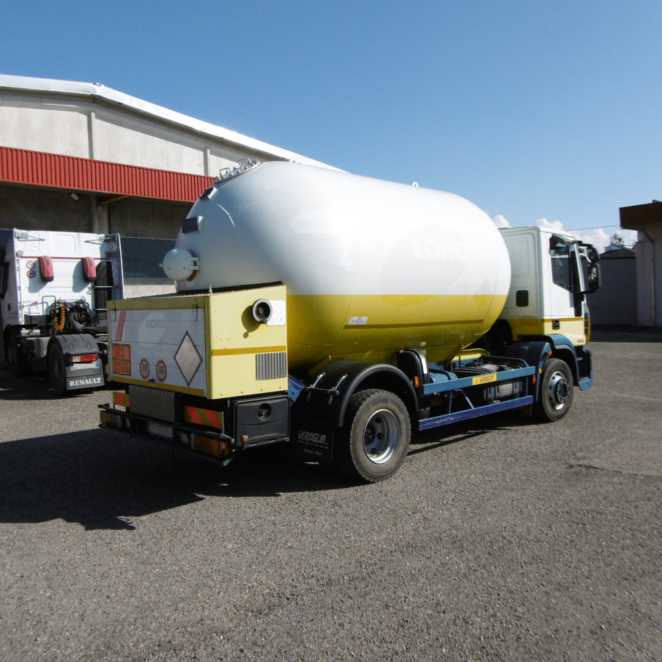 IVECO 150.24 - Camion citerne: photos 3 IVECO 150.24 - Camion citerne: photos 3