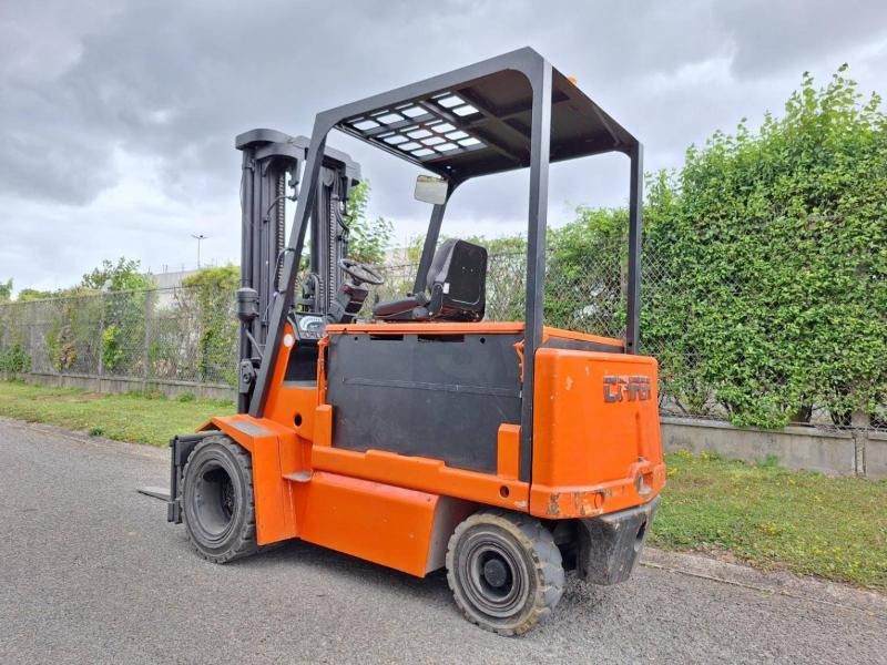 Carer R45N5 - Chariot élévateur électrique: photos 3 Carer R45N5 - Chariot élévateur électrique: photos 3