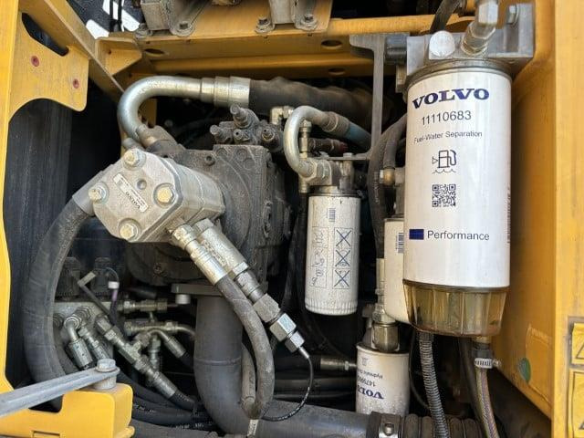 Volvo EWR150E - Pelle sur pneus: photos 5 Volvo EWR150E - Pelle sur pneus: photos 5