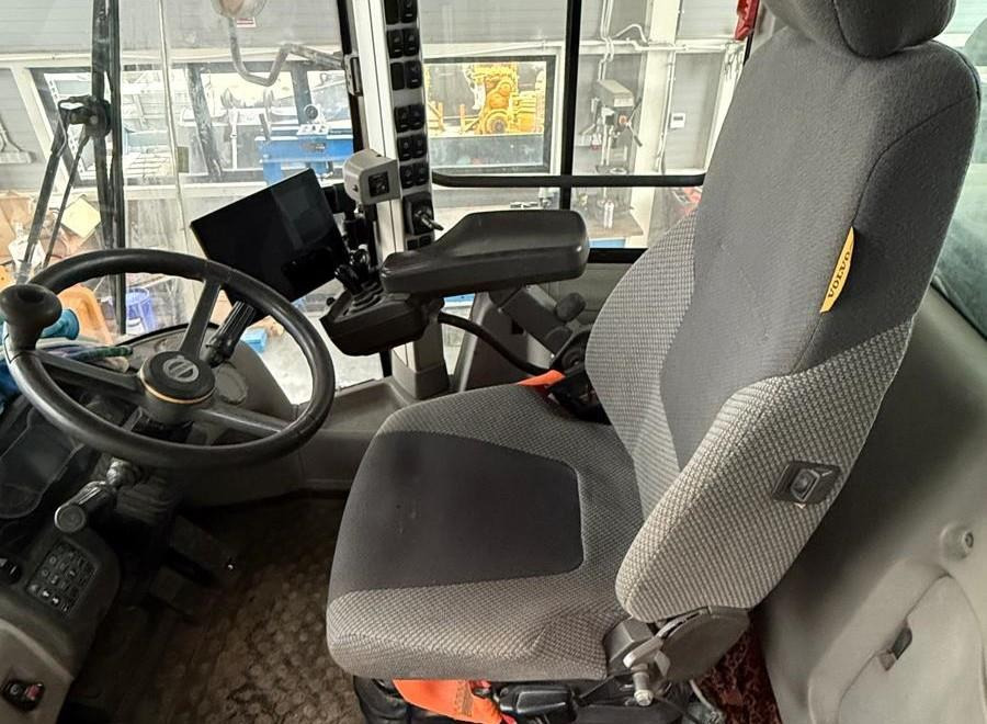 Chargeuse sur pneus Volvo L180H: photos 8 Chargeuse sur pneus Volvo L180H: photos 8