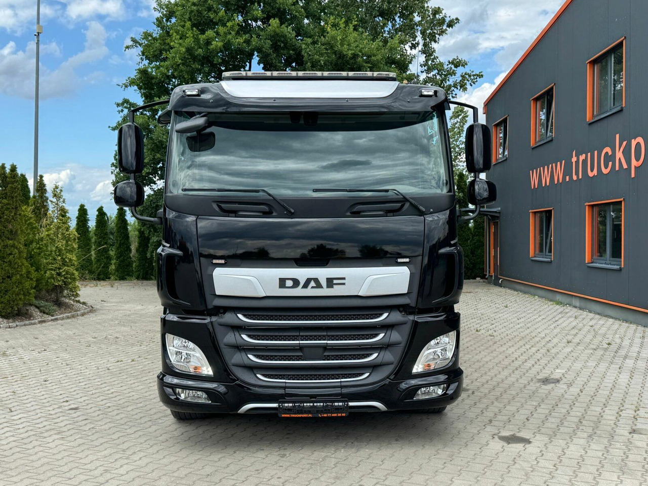 DAF CF 450 FAN 6x2 Pritsche mit Kran HIAB 188 E-6 - Camion plateau, Camion grue: photos 3 DAF CF 450 FAN 6x2 Pritsche mit Kran HIAB 188 E-6 - Camion plateau, Camion grue: photos 3